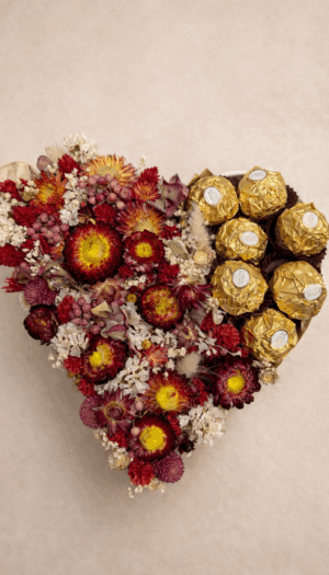 Big Heart: Dried flowers & Chocolate